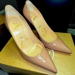 Christian Louboutin Decollete. Like new. Worn once